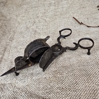lysesaks-metalfarvet-antik-lyseklipper-med-knivblad-Warr-patent